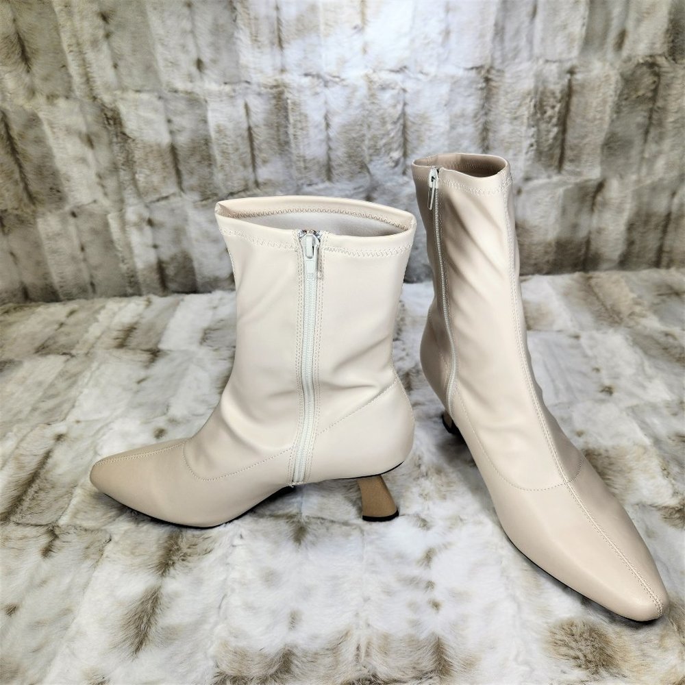 ☆ Off White Beige Faux Leather Single Sole Gold Chunky Heel Booties